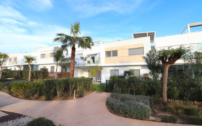 Apartment - Resale -
            Los Montesinos - VRE-77419
