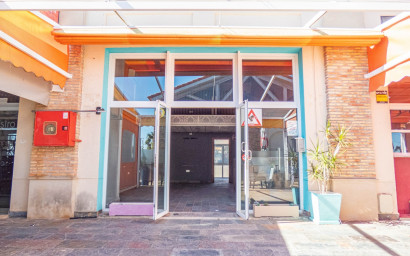 Commercial - Resale -
            La Finca Golf - 49743