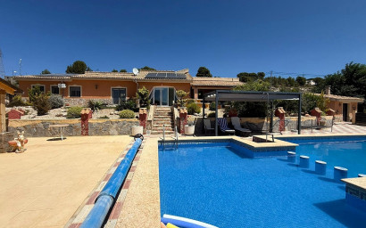 Finca / Country Property - Resale - Castalla - Castalla