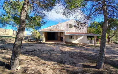 Finca / Country Property - Resale - Caudete - Caudete
