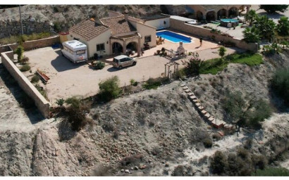 Finca / Country Property - Resale -
            Fortuna - C-1813A
