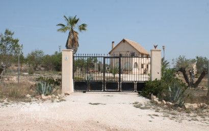 Finca / Country Property - Resale - Pinoso - Pinoso Alicante