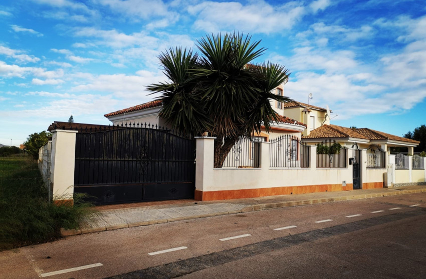 Herverkoop - 4. House - Detached Villa -
Los Alcazares - Town