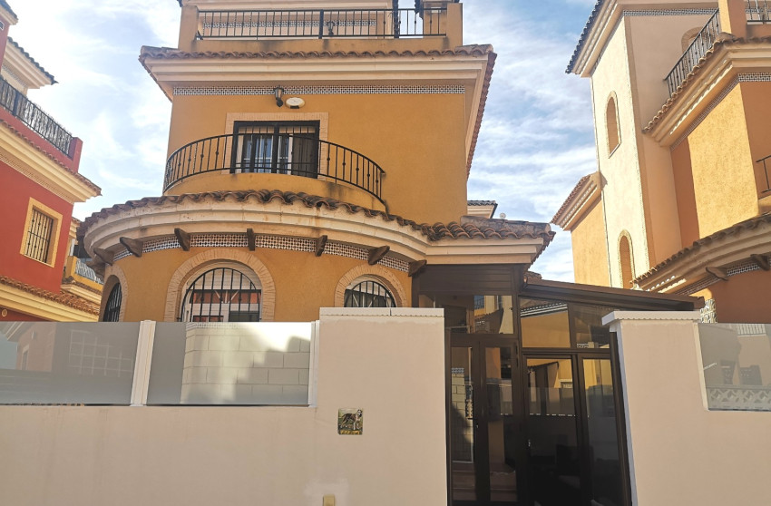 Herverkoop - 4. House - Detached Villa -
Los Montesinos - La Herrada