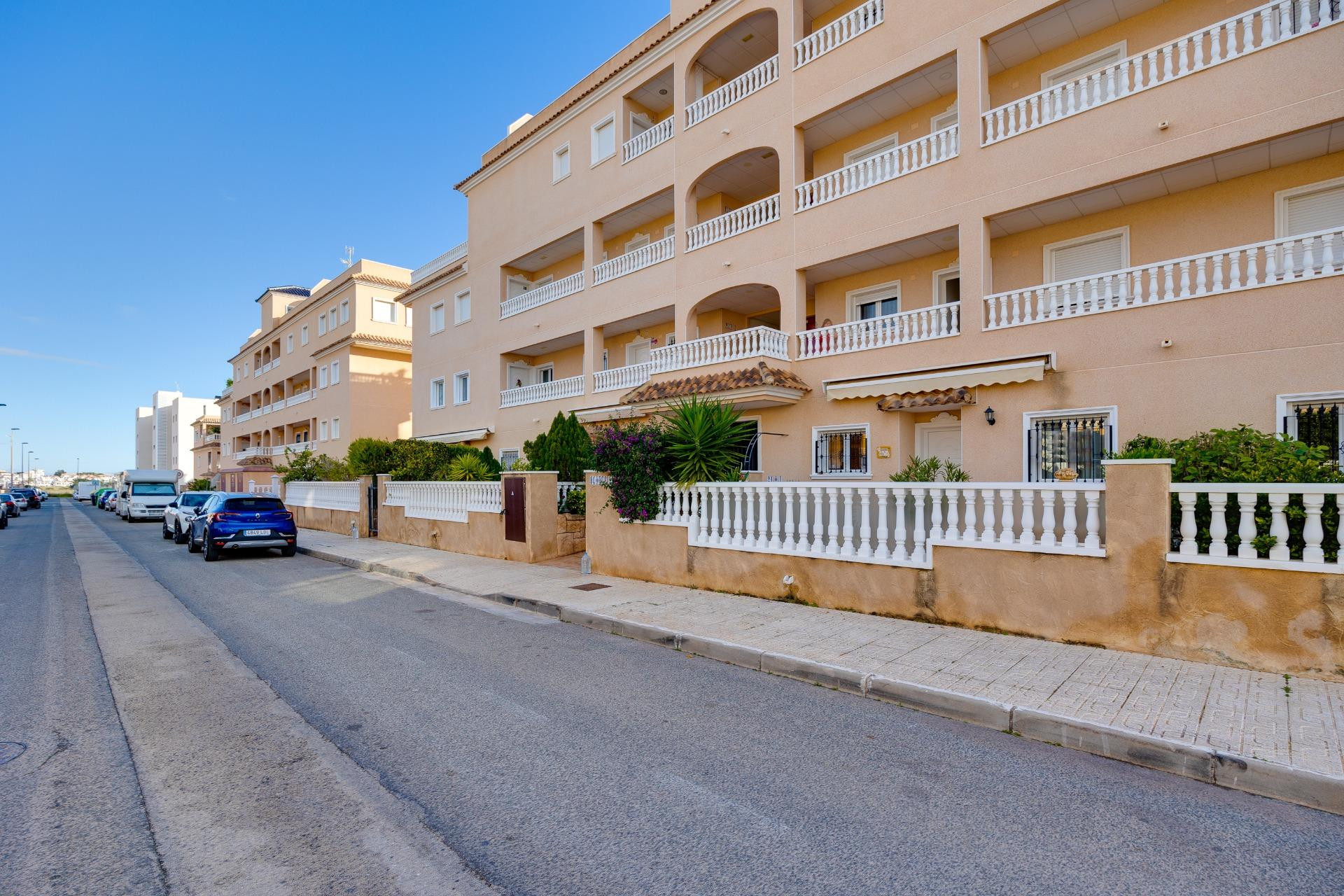 Herverkoop - Bungalow -
Orihuela Costa - Los Dolses