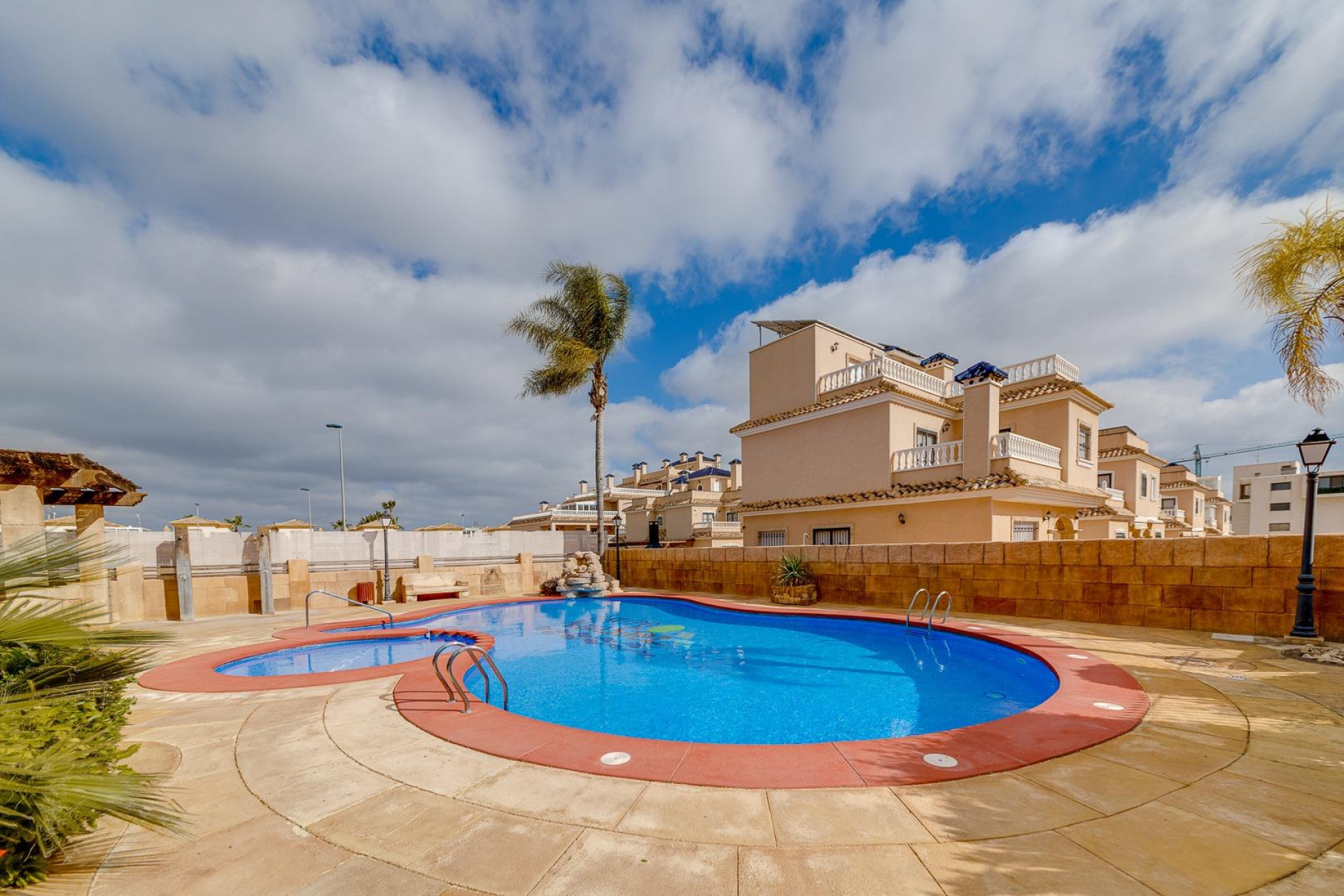 Herverkoop - Bungalow -
Orihuela Costa - Los Dolses