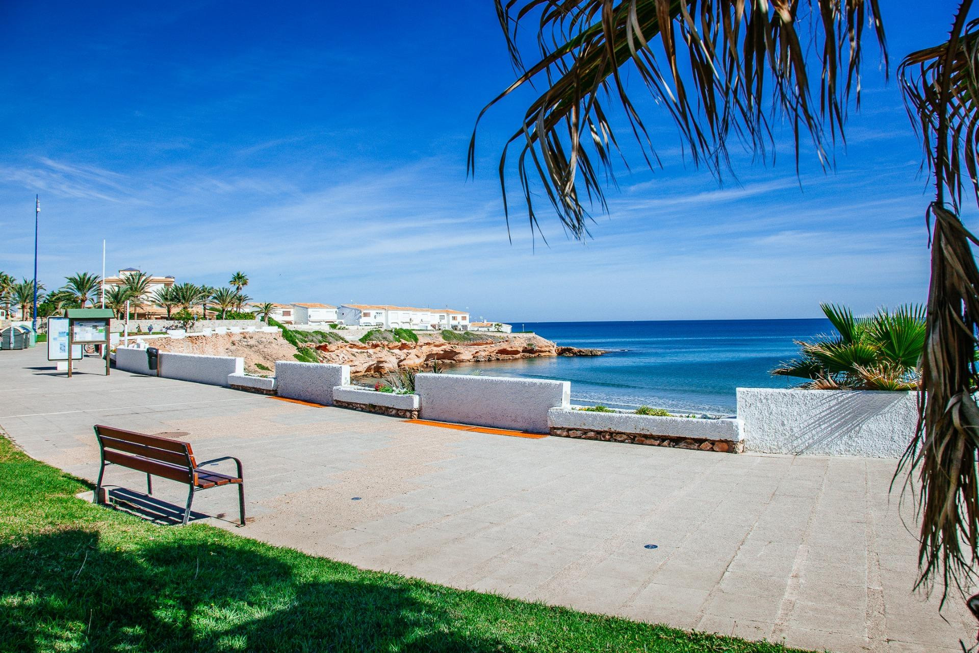 Herverkoop - Bungalow -
Orihuela Costa - Los Dolses