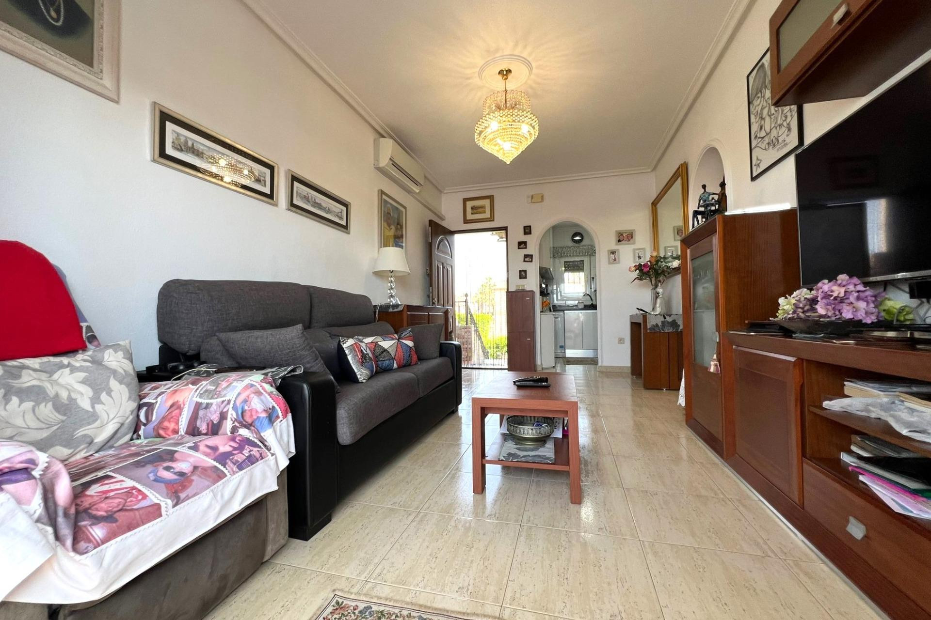 Herverkoop - Bungalow -
Torrevieja - Aguas Nuevas