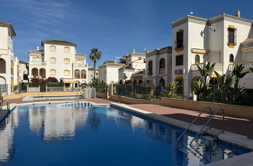 Herverkoop - Bungalow -
Torrevieja - Cañada Del Molino