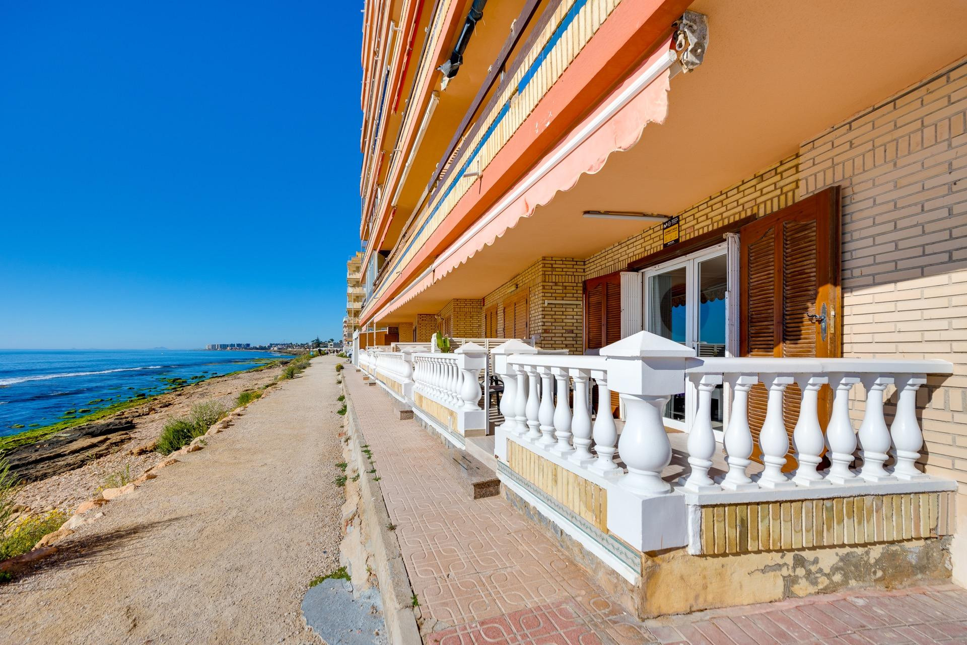 Herverkoop - Bungalow -
Torrevieja - Playa de los Naufragos