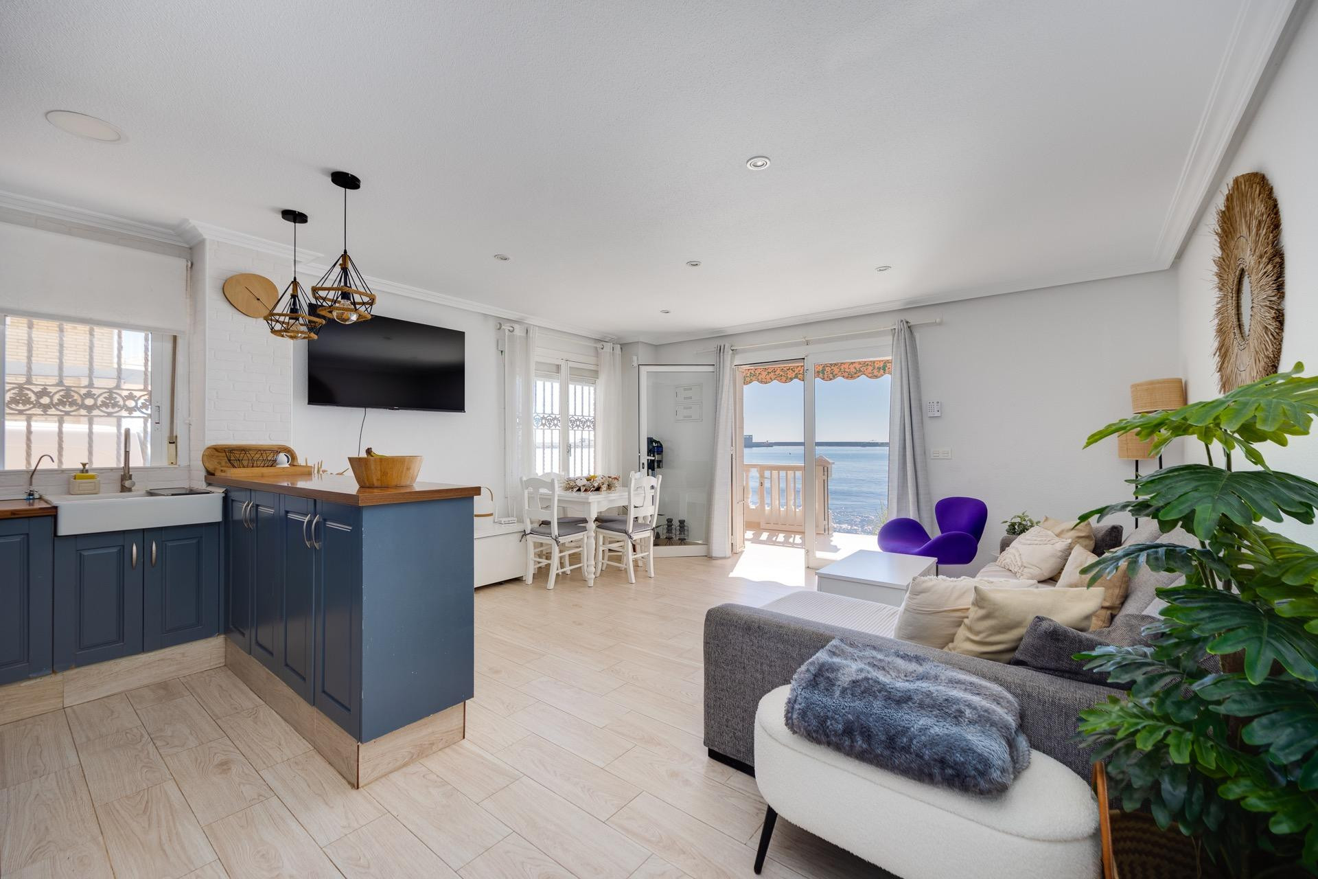 Herverkoop - Bungalow -
Torrevieja - Playa de los Naufragos