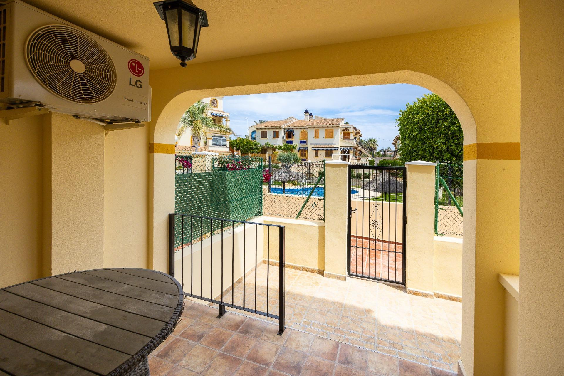 Herverkoop - Bungalow -
Torrevieja - Torre La Mata