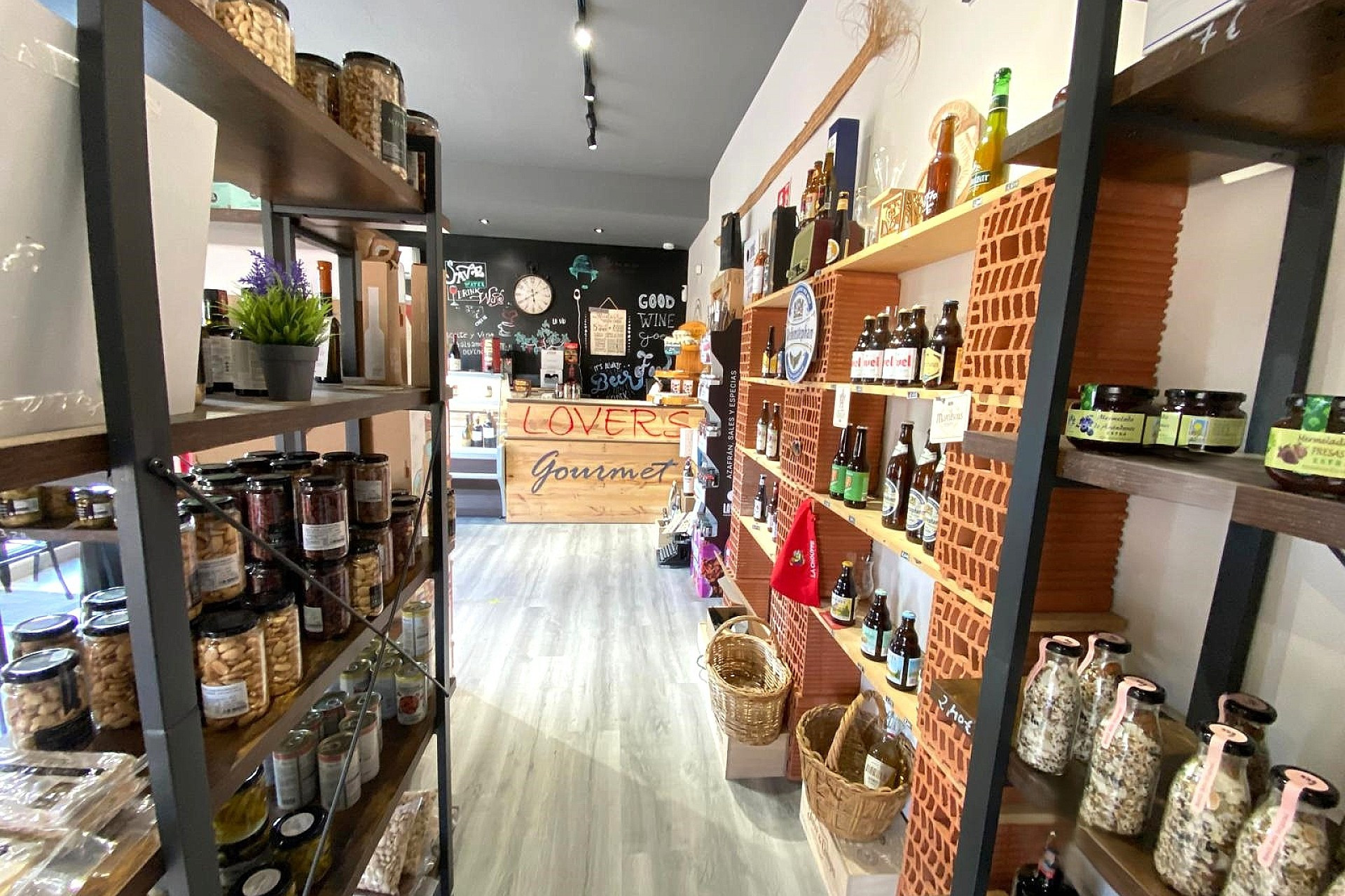 Herverkoop - Business -
Pinoso