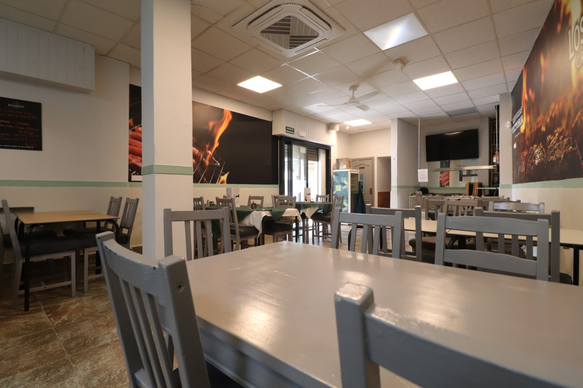 Herverkoop - Commercial (Leasehold) -
Catral - Catral - Town
