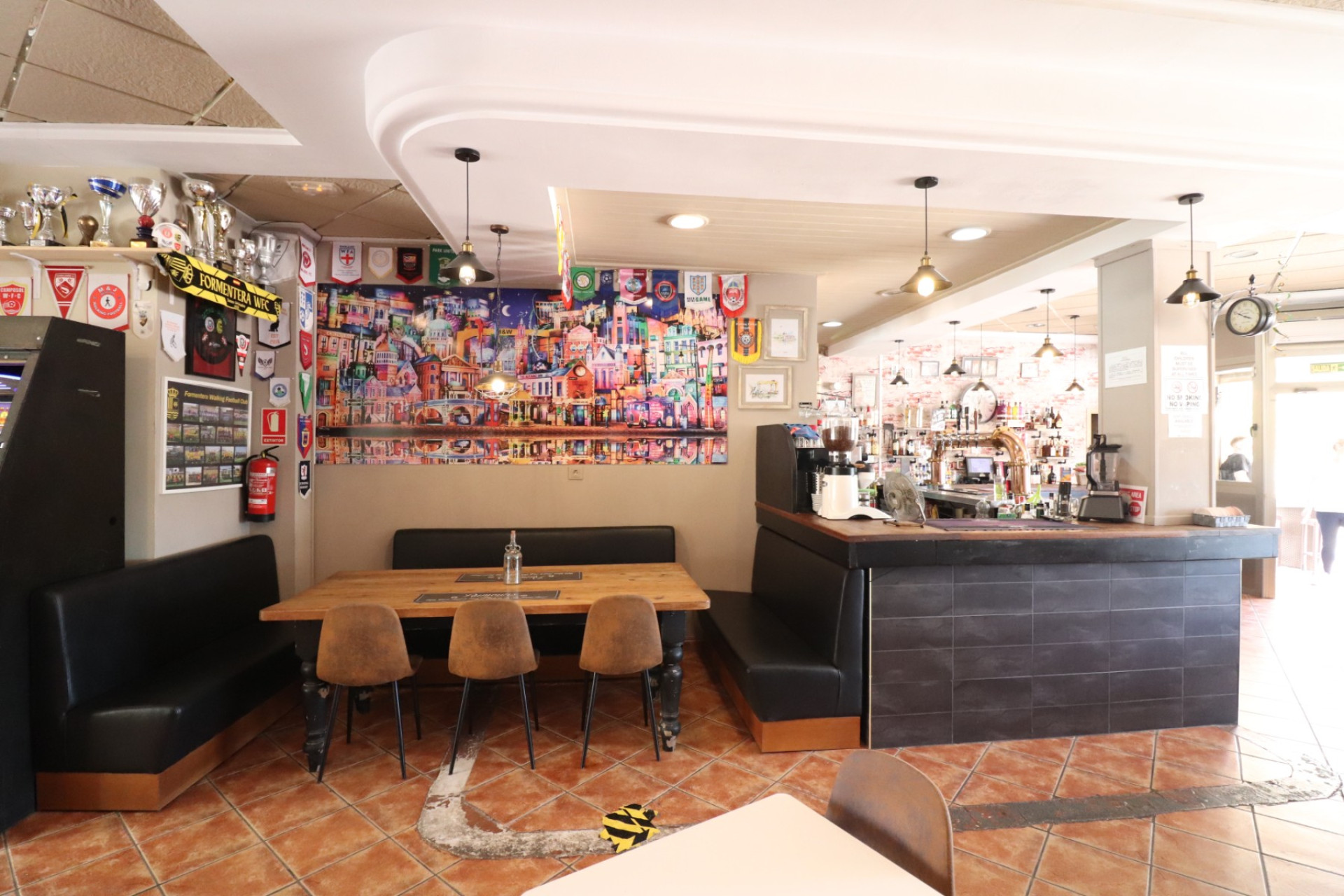 Herverkoop - Commercial (Leasehold) -
Formentera del Segura - Formentera - Village