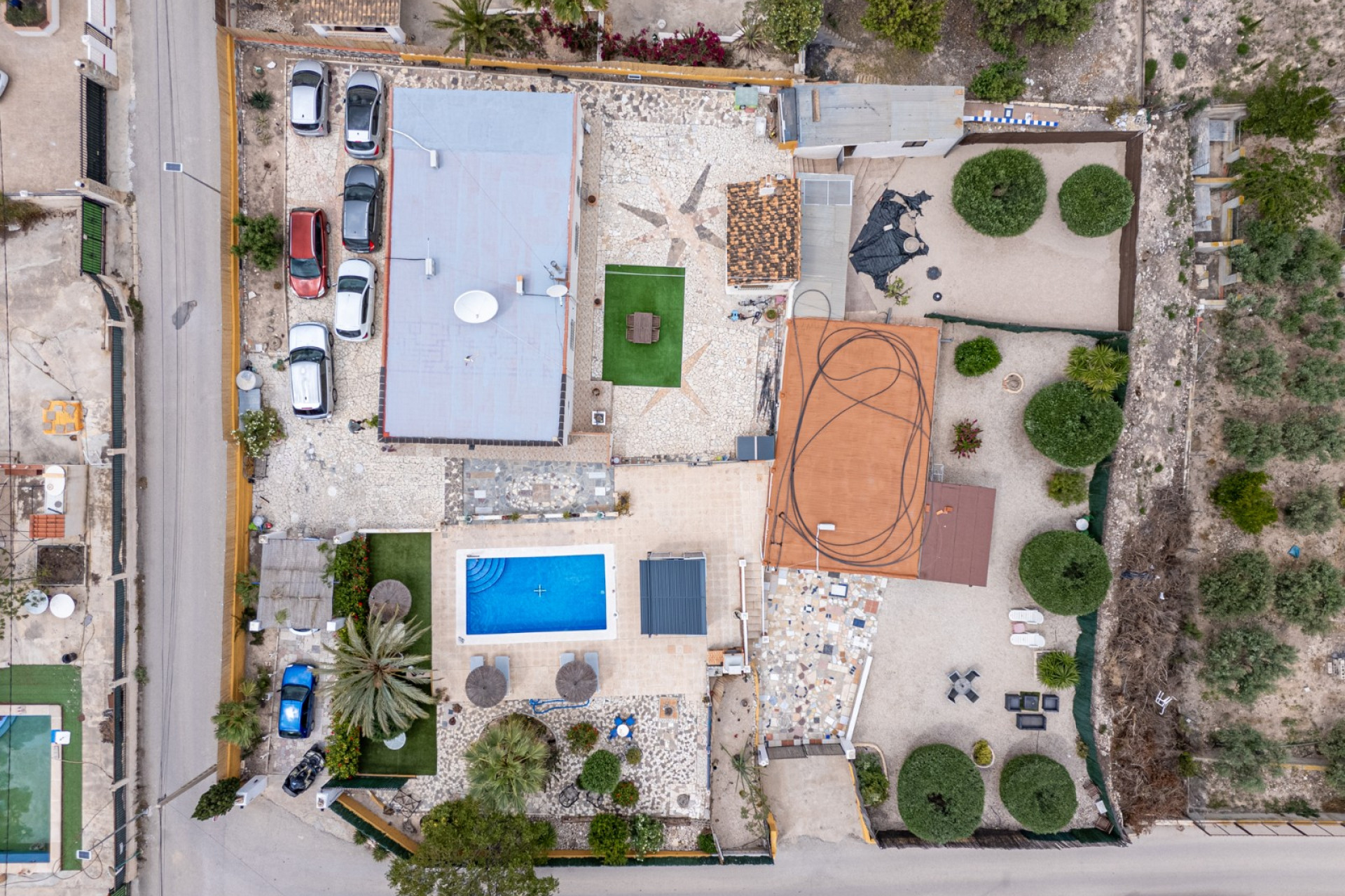 Herverkoop - Country Property/Finca -
Albatera