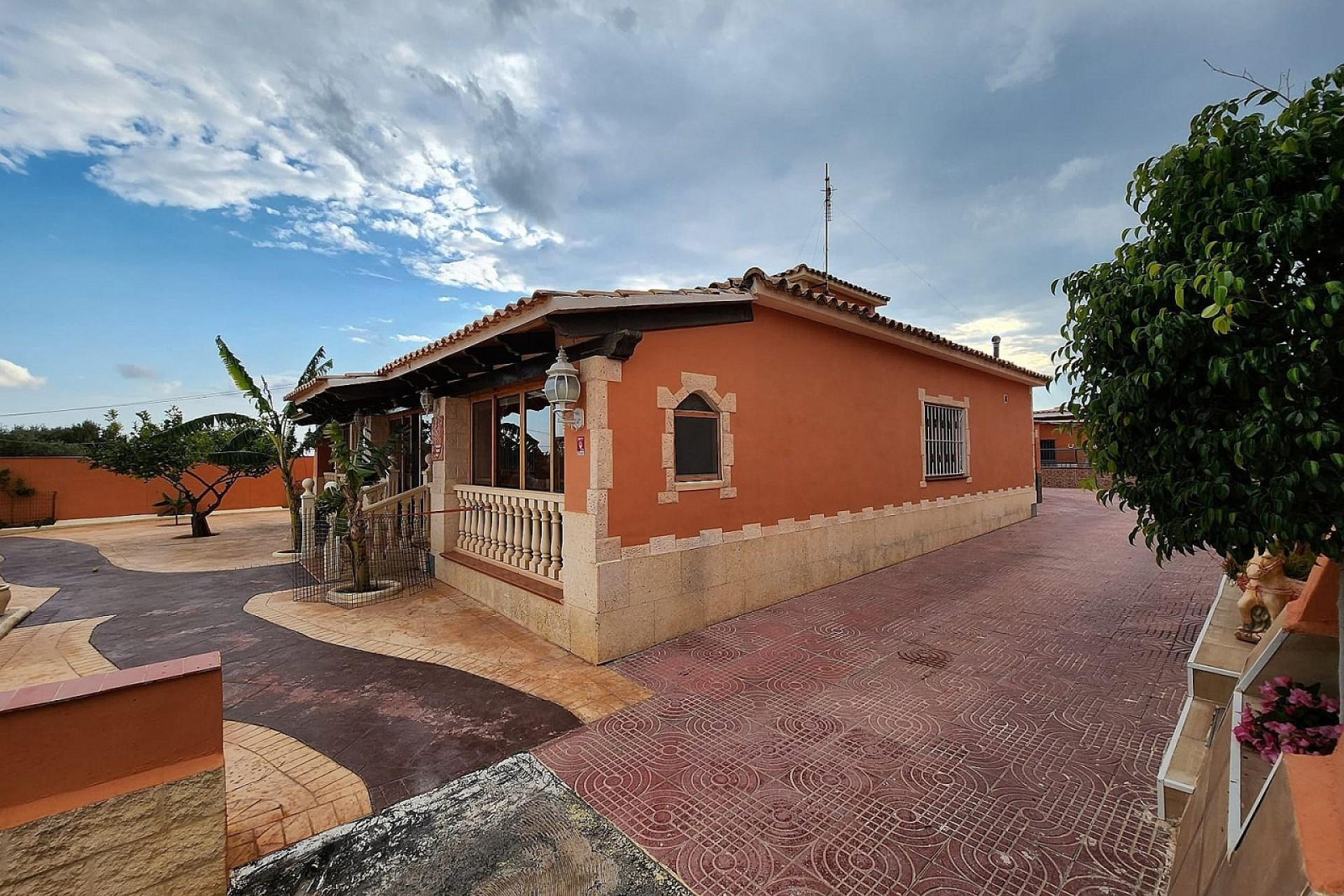 Herverkoop - Detached Villa -
San Vicente del Raspeig