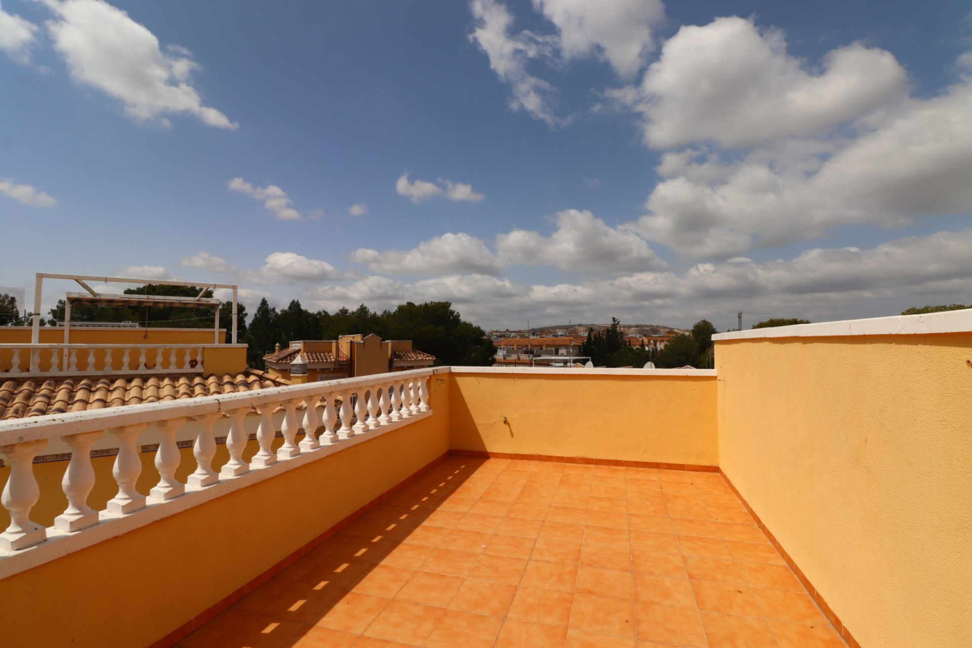 Herverkoop - Herenhuis -
Algorfa - Montemar