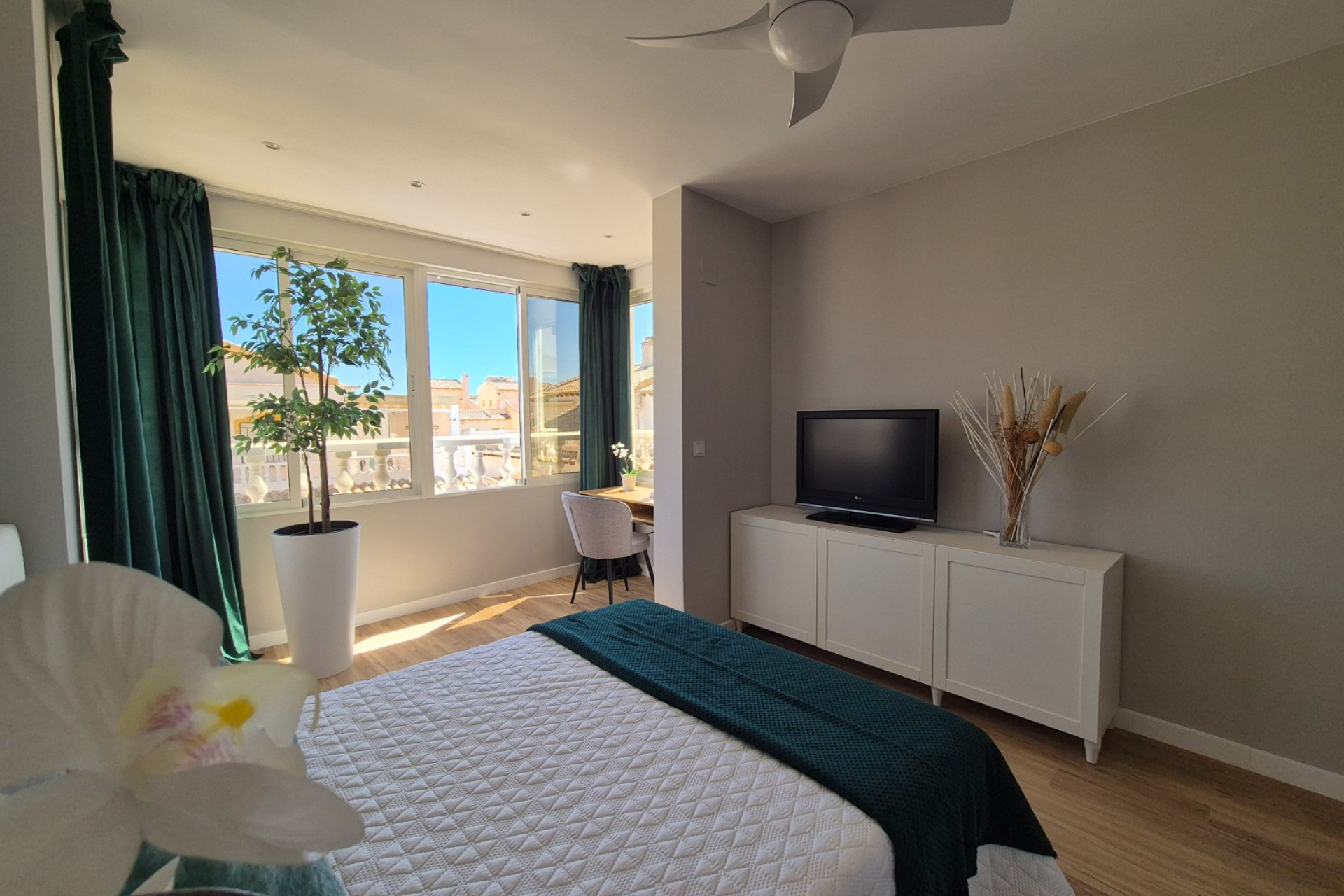 Herverkoop - Herenhuis -
Alicante - Costa Blanca
