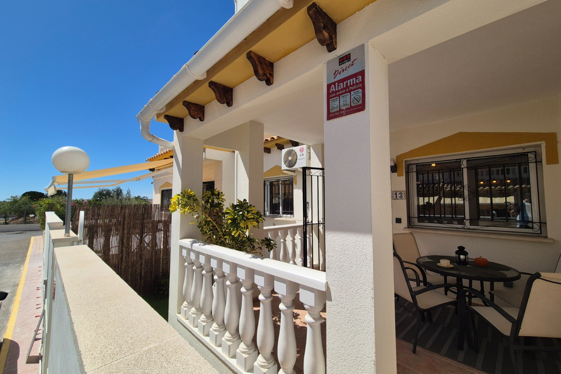 Herverkoop - Herenhuis -
Alicante - Costa Blanca