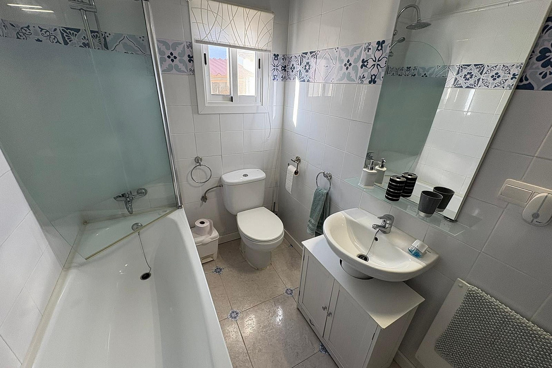 Herverkoop - Herenhuis -
Casas del Señor