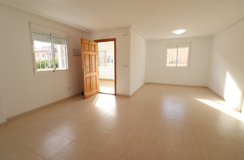 Herverkoop - Herenhuis -
Ciudad Quesada - Lo Marabu