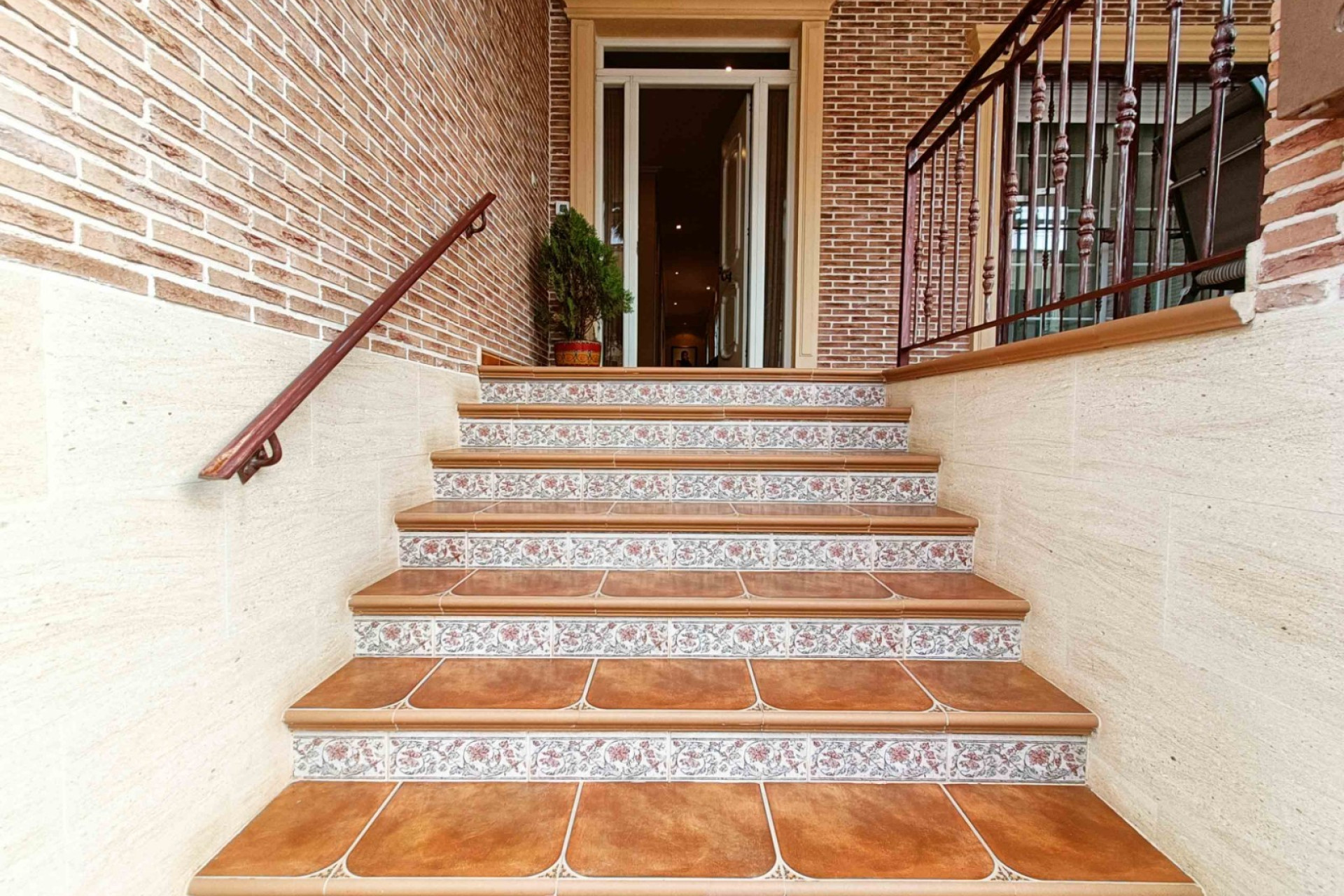 Herverkoop - Herenhuis -
Hondón de los Fráiles