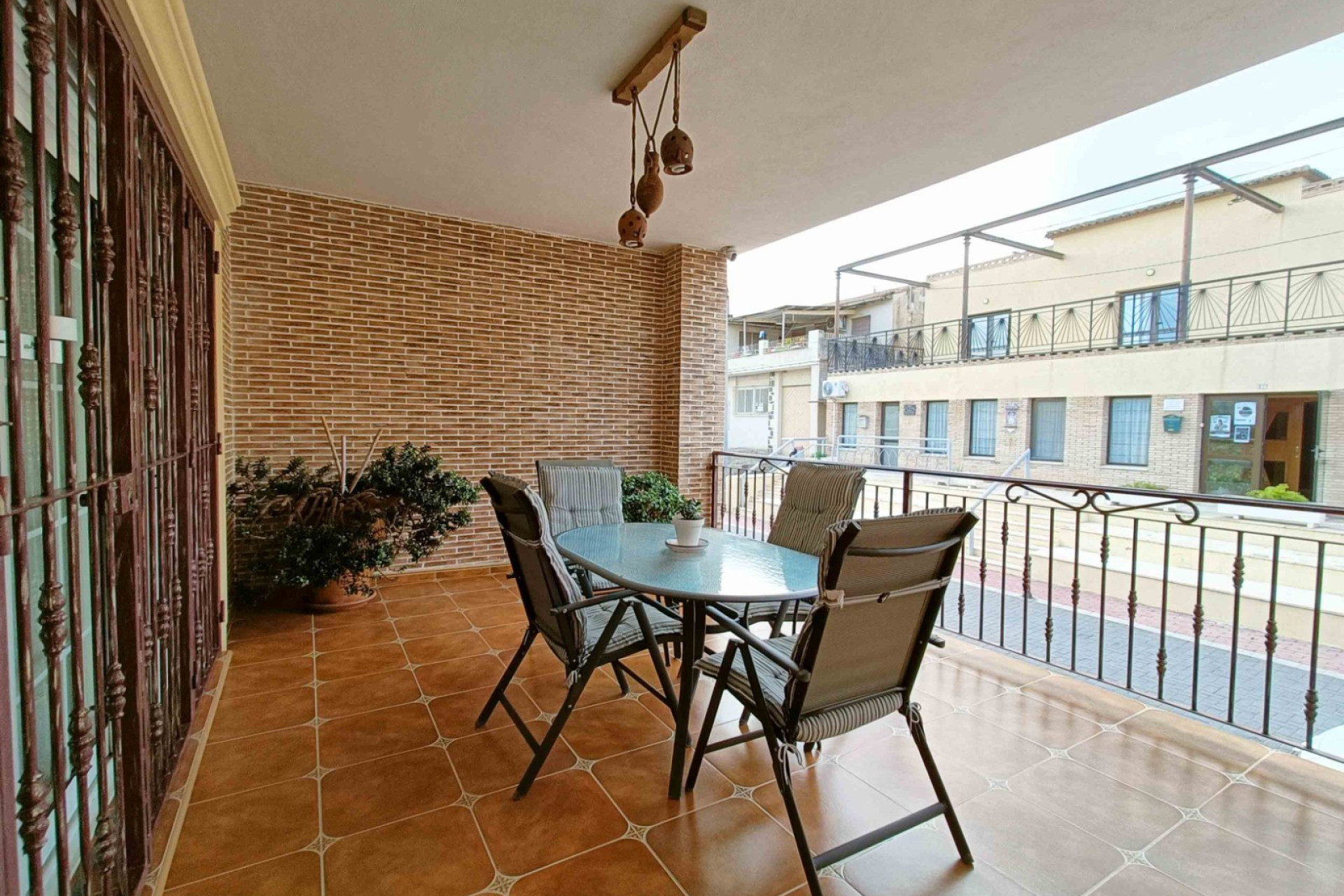 Herverkoop - Herenhuis -
Hondón de los Fráiles