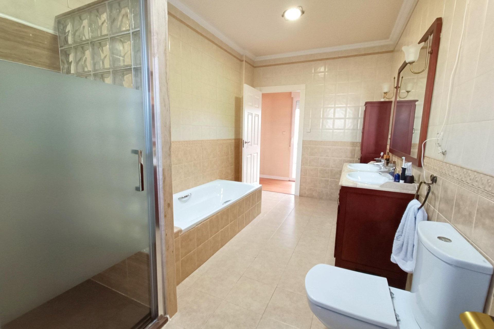 Herverkoop - Herenhuis -
Hondón de los Fráiles