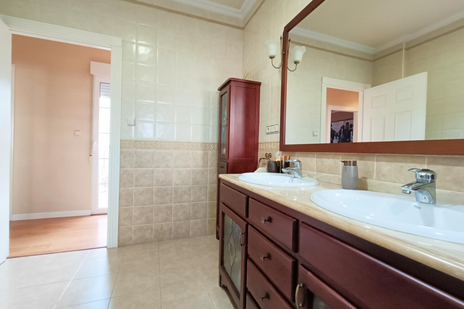 Herverkoop - Herenhuis -
Hondón de los Fráiles