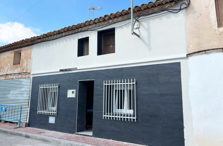 Herverkoop - Herenhuis -
Hondón de los Fráiles