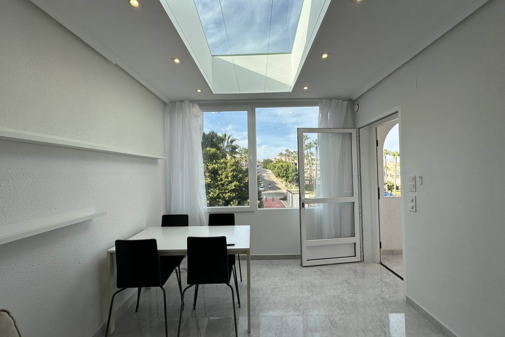 Herverkoop - Herenhuis -
La Mata