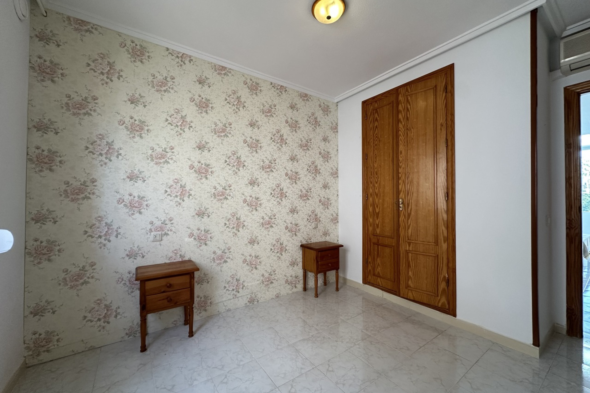 Herverkoop - Herenhuis -
La Mata