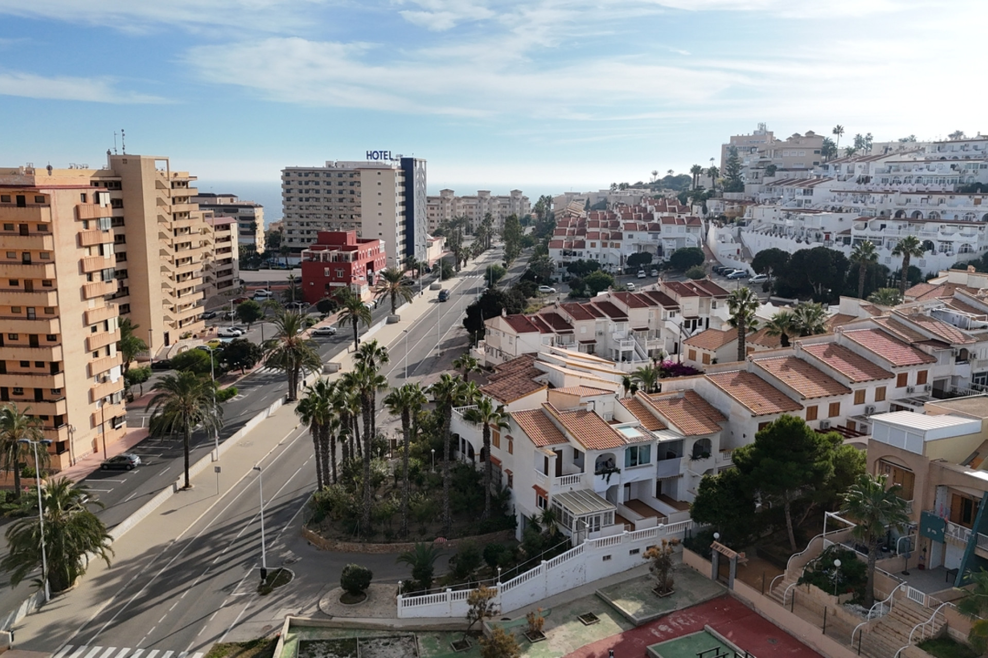 Herverkoop - Herenhuis -
La Mata