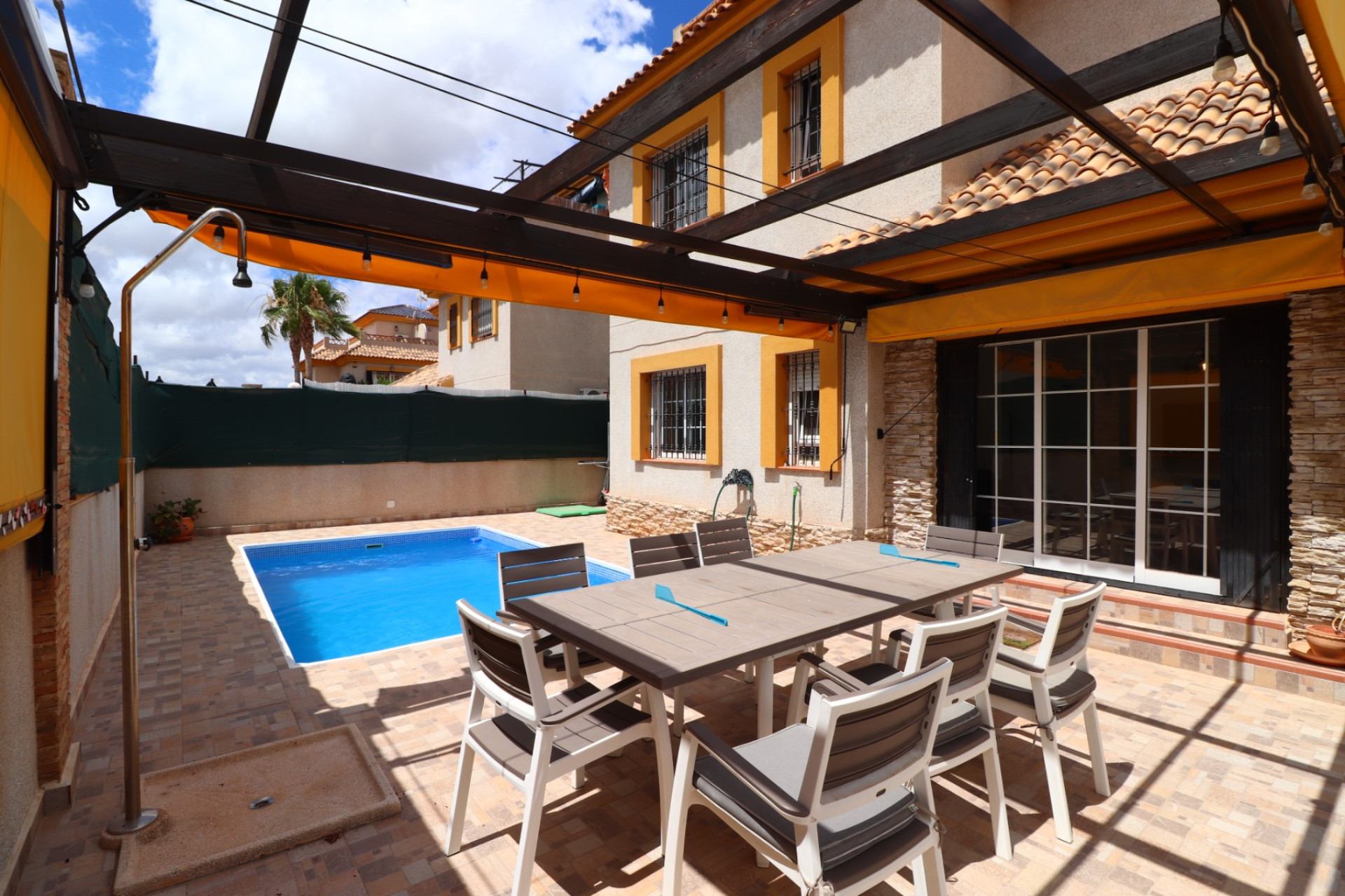 Herverkoop - Herenhuis -
Los Montesinos - La Herrada