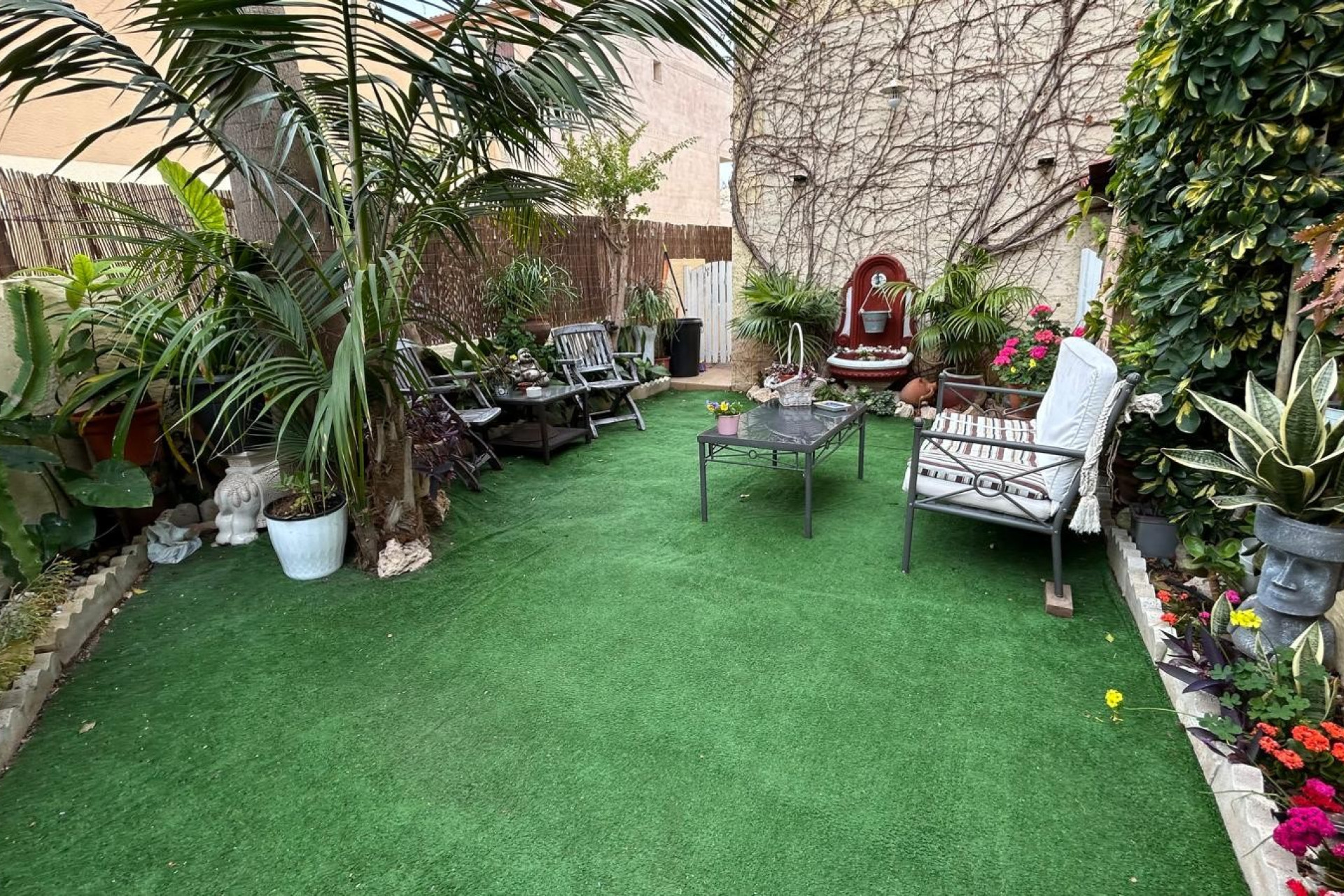 Herverkoop - Herenhuis -
Los Montesinos