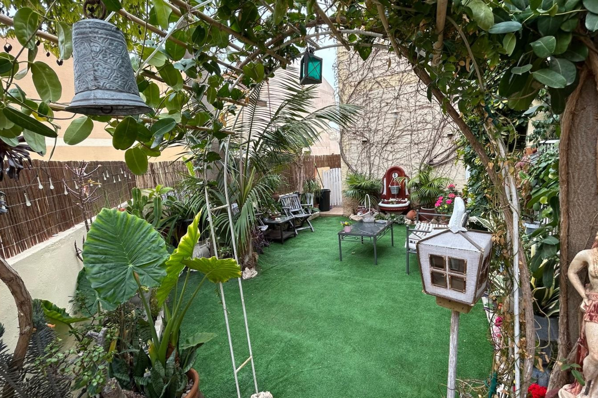 Herverkoop - Herenhuis -
Los Montesinos