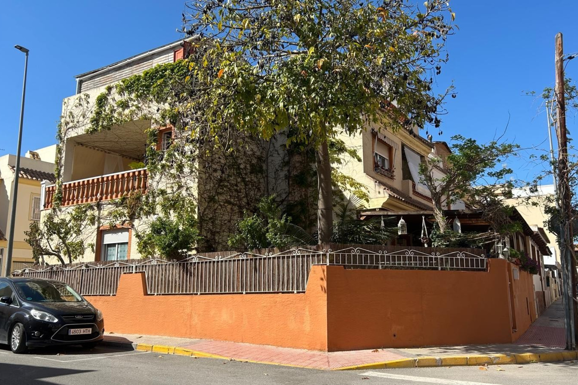 Herverkoop - Herenhuis -
Los Montesinos