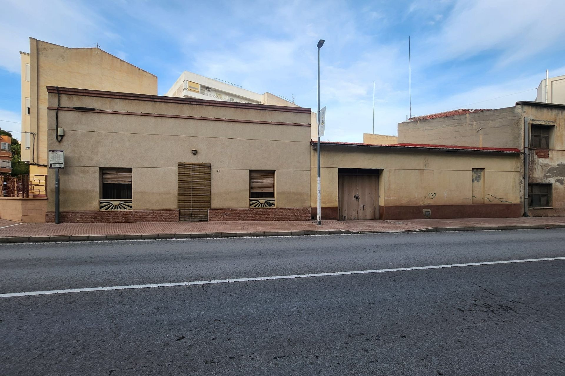 Herverkoop - Herenhuis -
Mon&oacute;var - Monovar