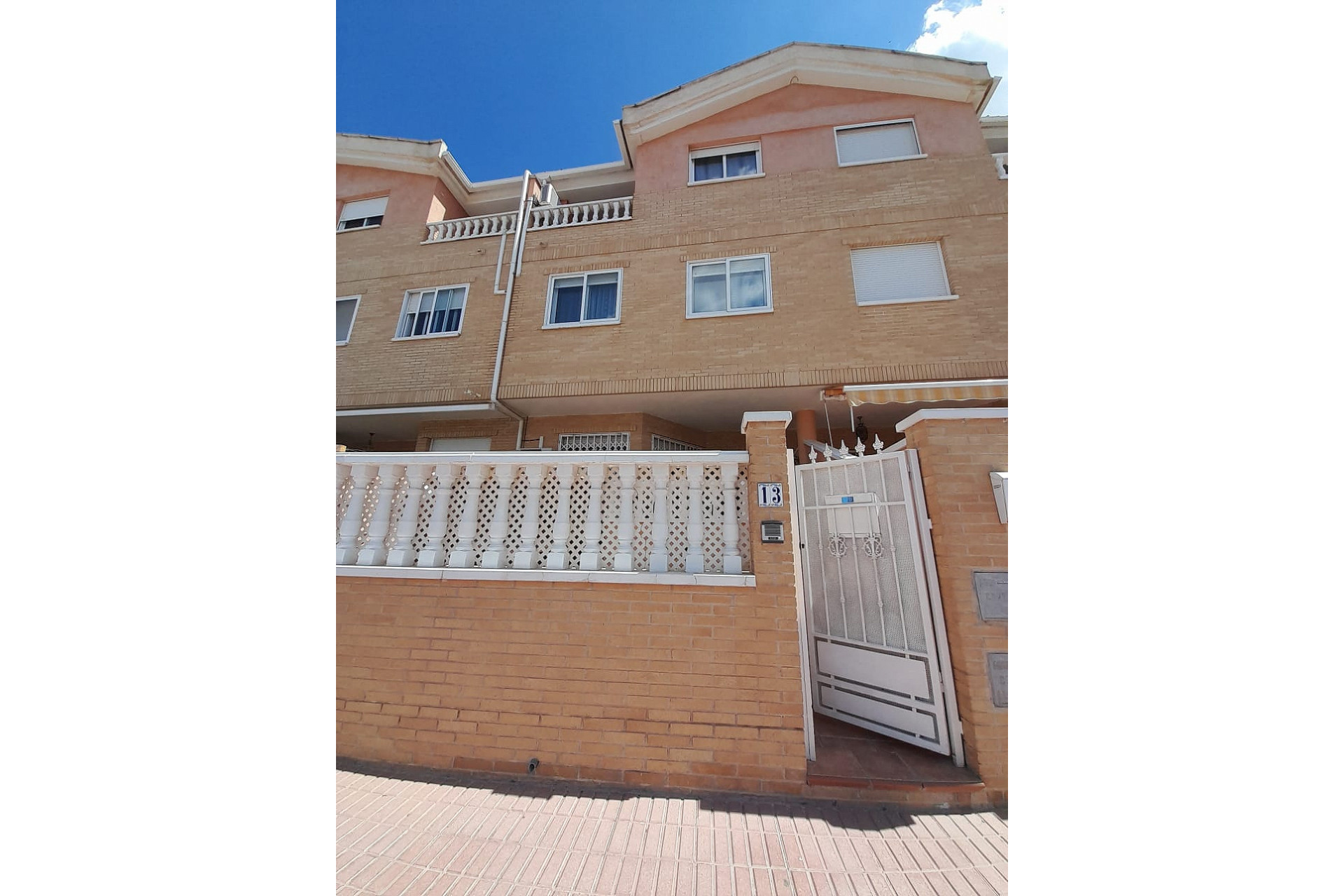 Herverkoop - Herenhuis -
Monovar