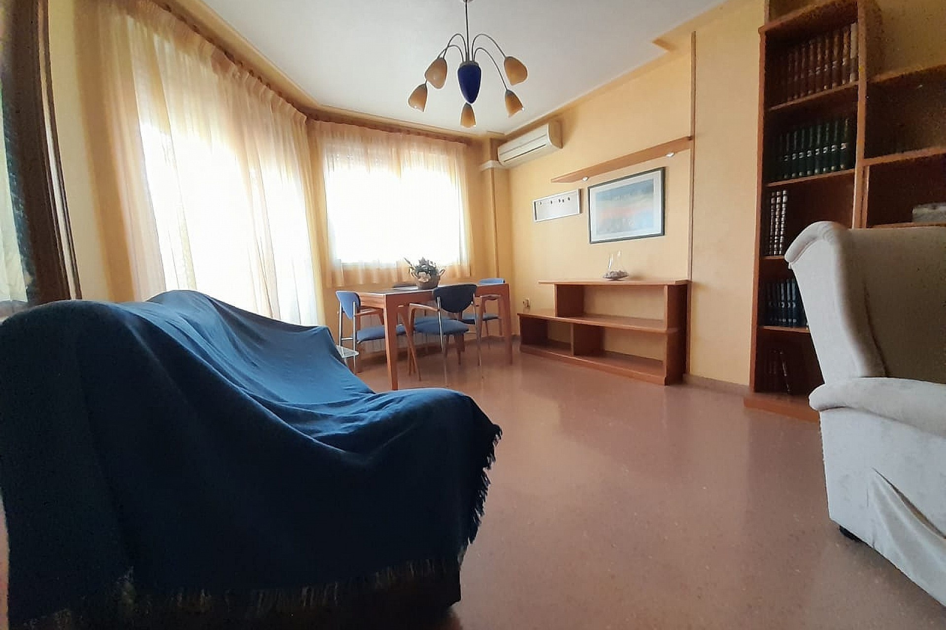 Herverkoop - Herenhuis -
Monovar