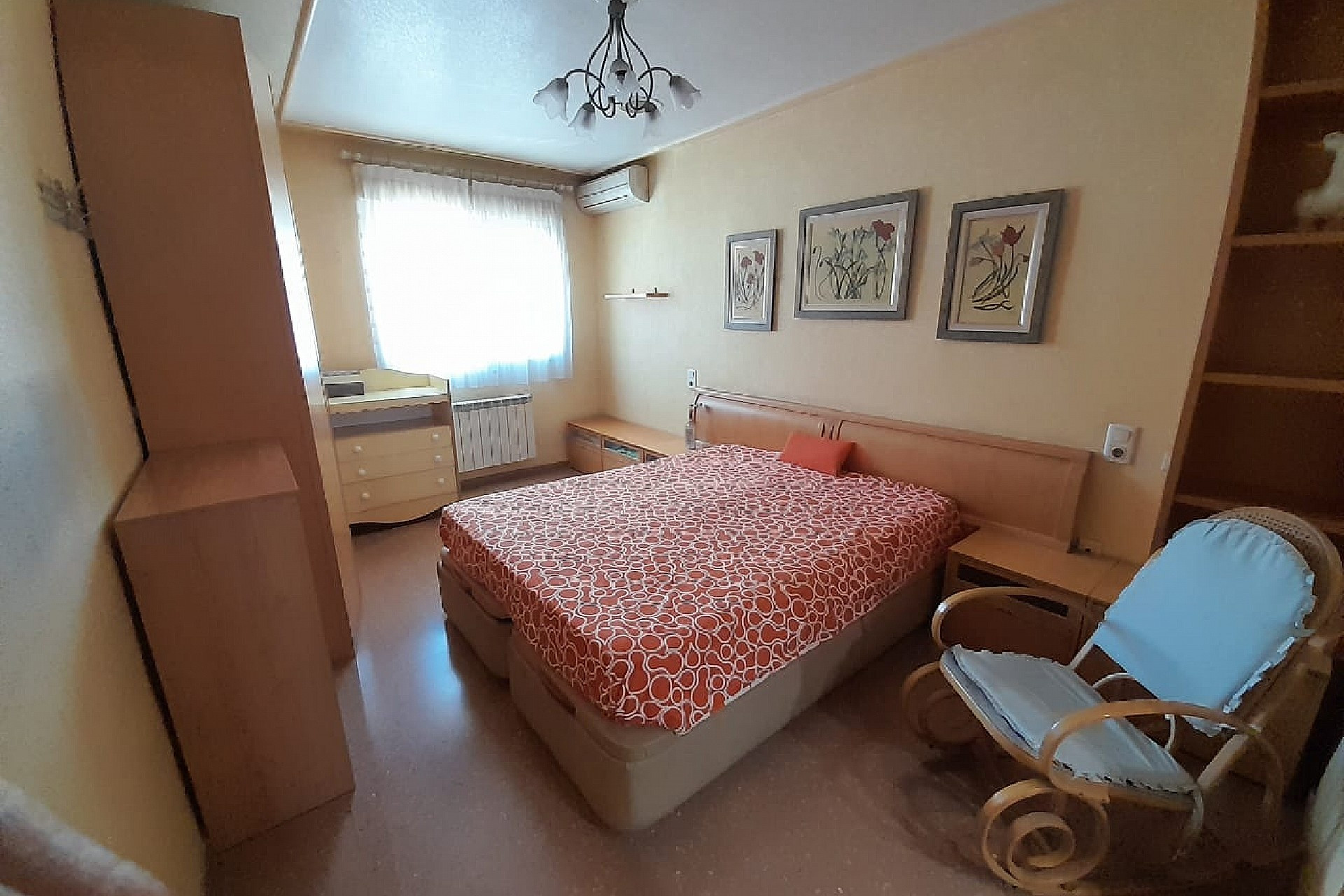 Herverkoop - Herenhuis -
Monovar