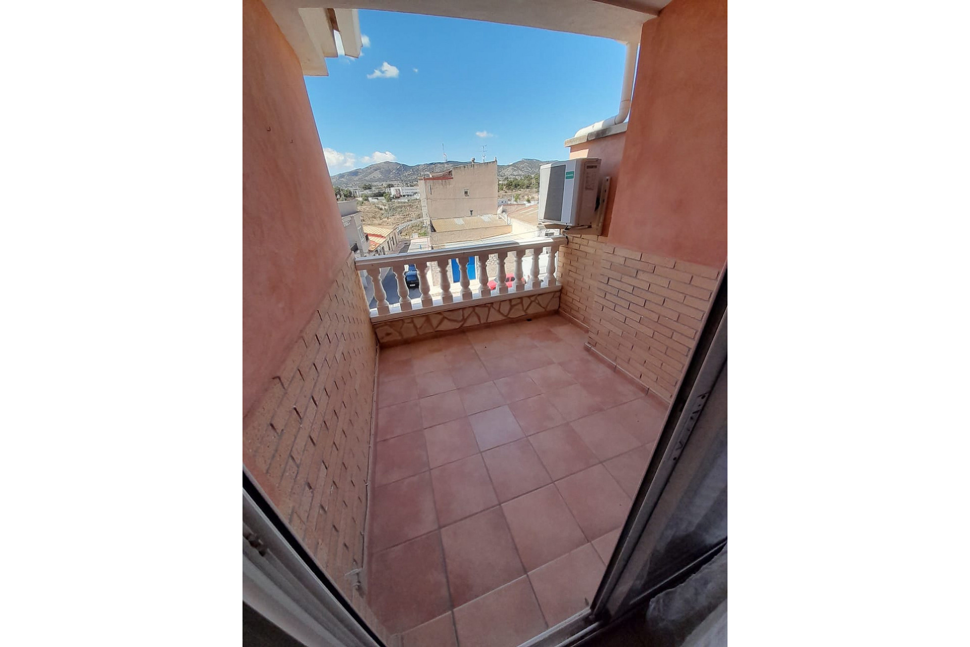 Herverkoop - Herenhuis -
Monovar