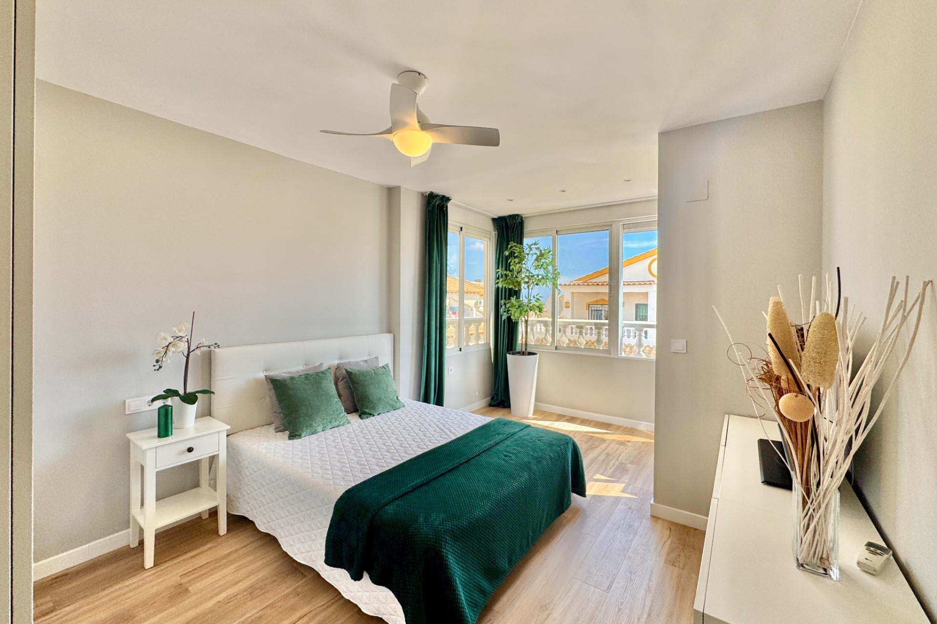 Herverkoop - Herenhuis -
Orihuela Costa - Costa Blanca
