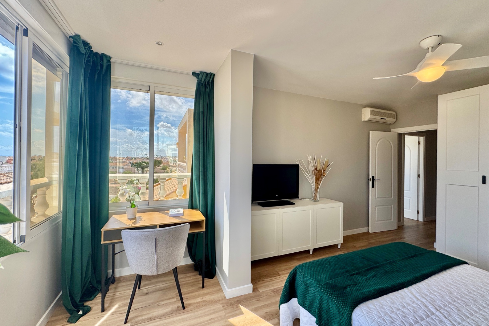 Herverkoop - Herenhuis -
Orihuela Costa - Costa Blanca