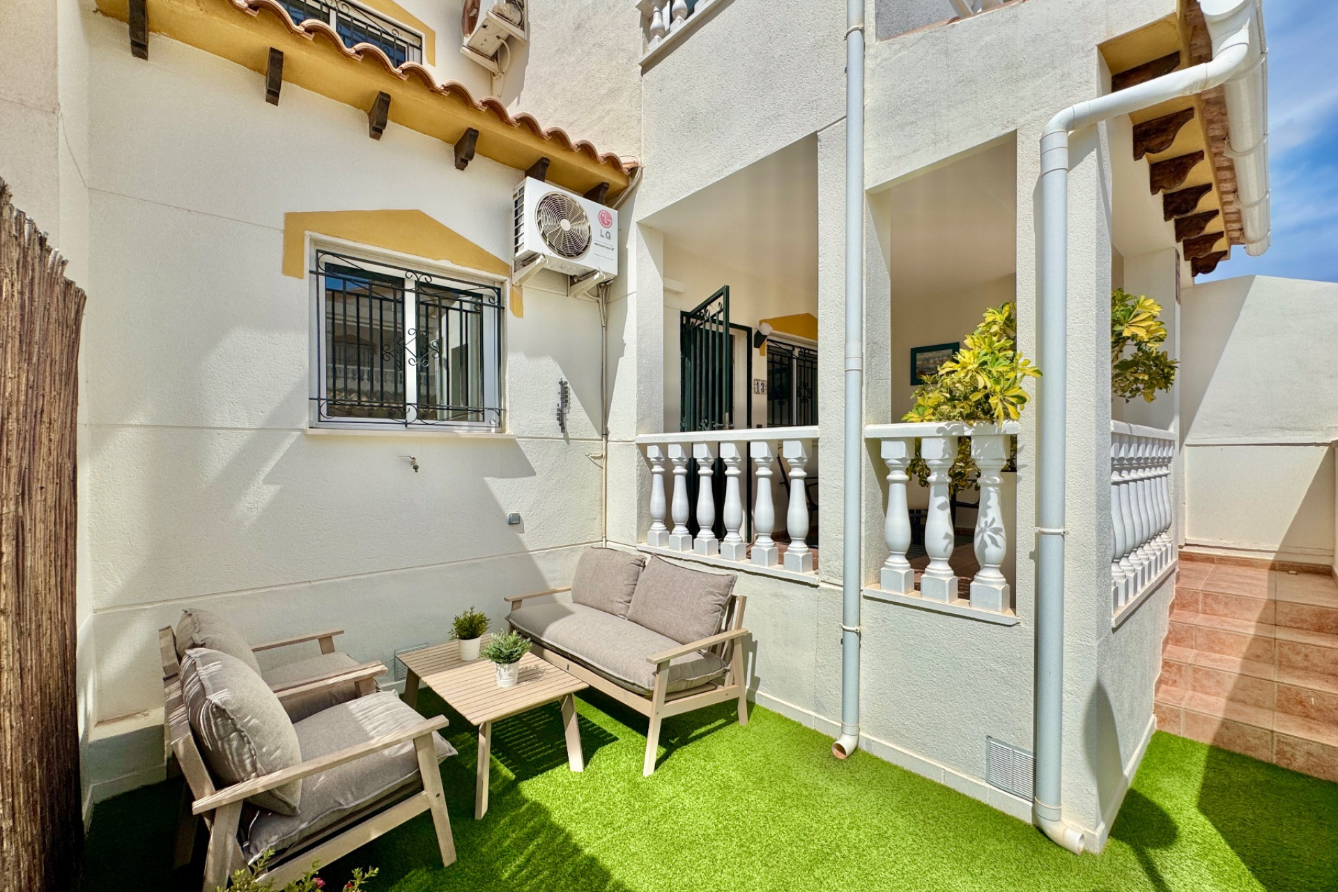 Herverkoop - Herenhuis -
Orihuela Costa - Costa Blanca