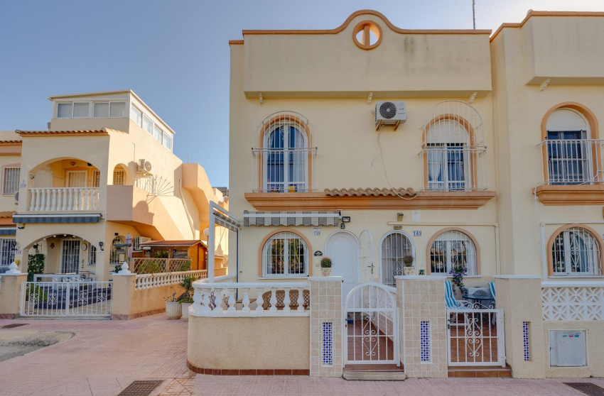 Herverkoop - Herenhuis -
Orihuela Costa - La Florida