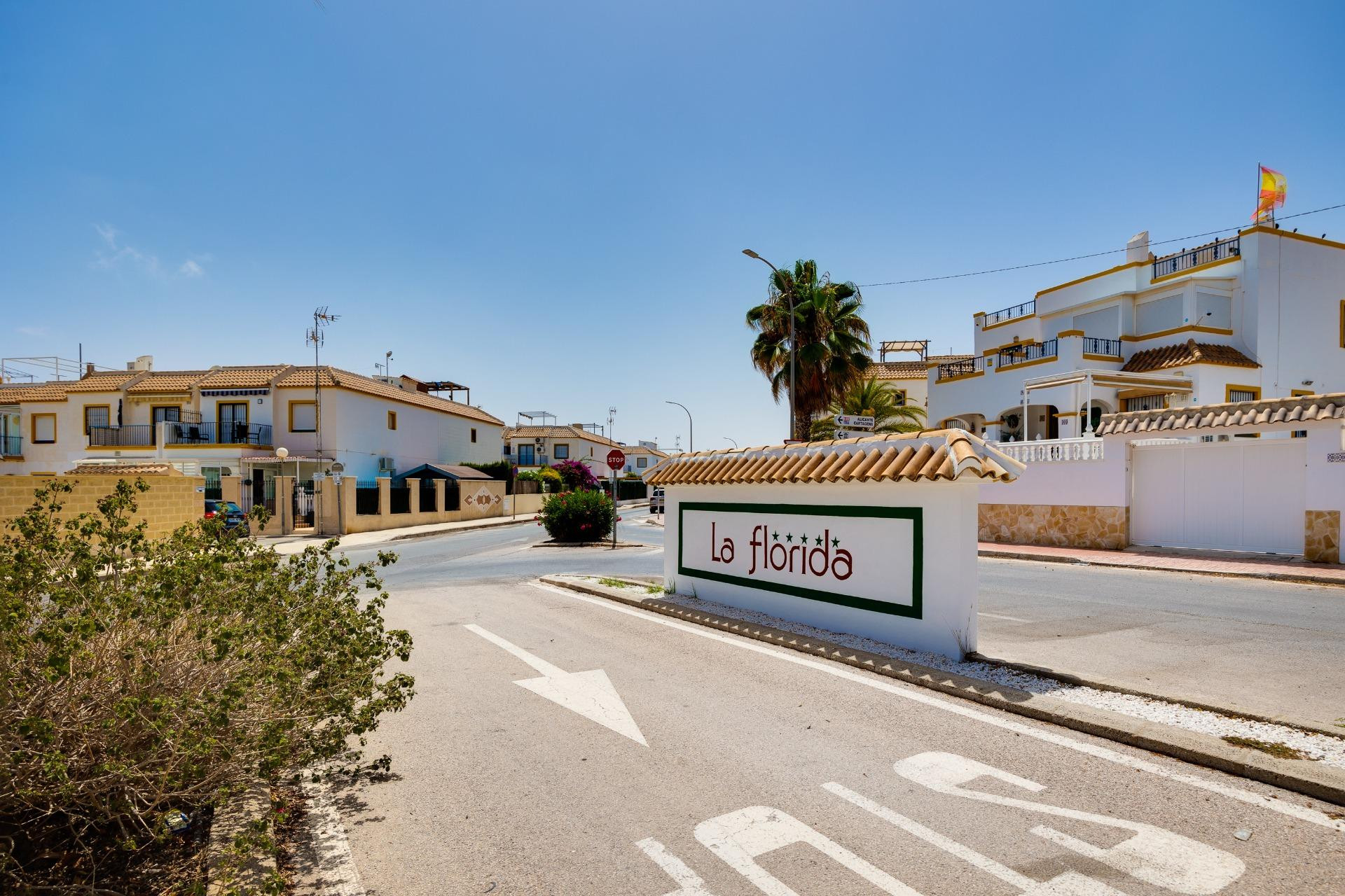 Herverkoop - Herenhuis -
Orihuela Costa - La Florida
