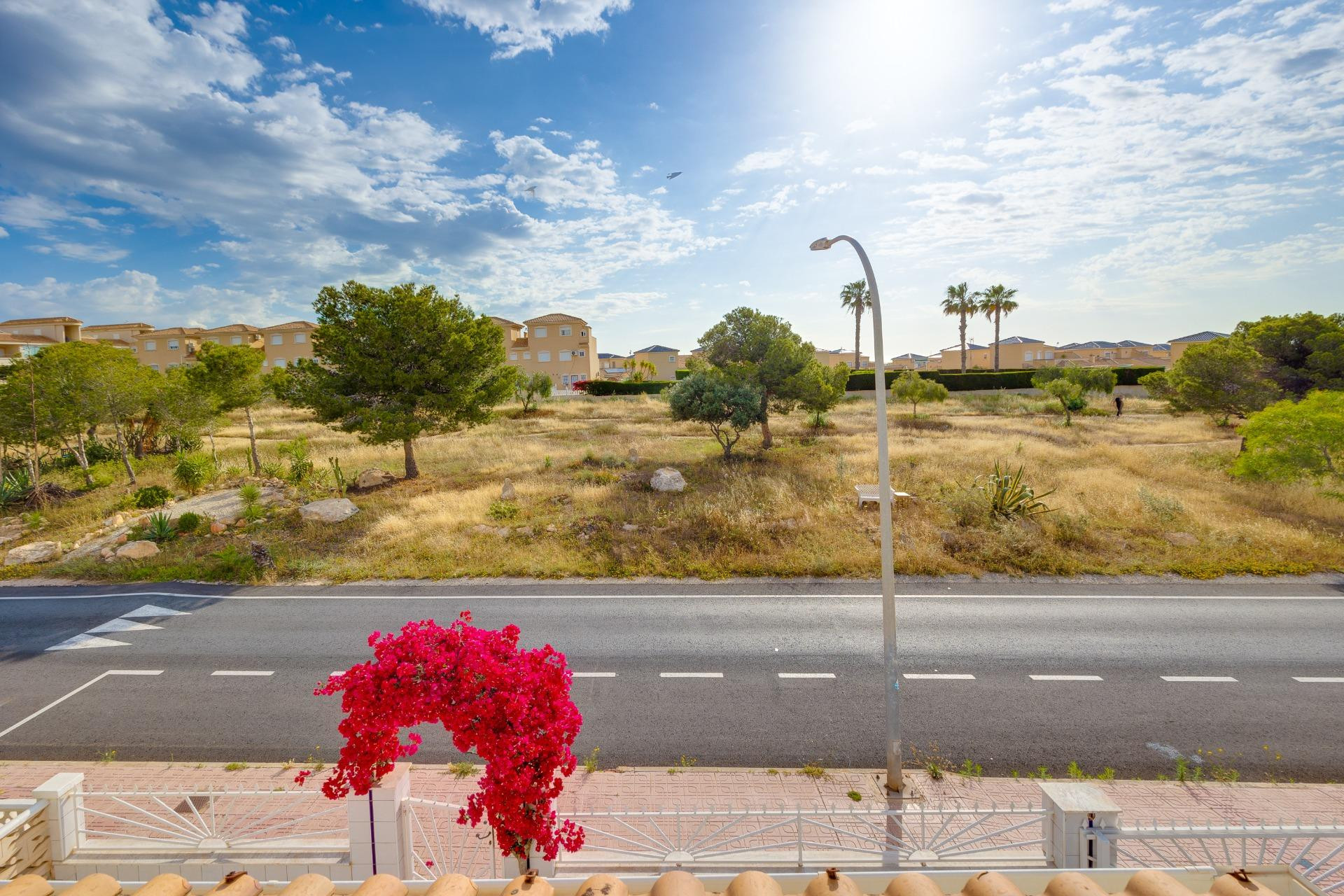 Herverkoop - Herenhuis -
Orihuela Costa - La Florida