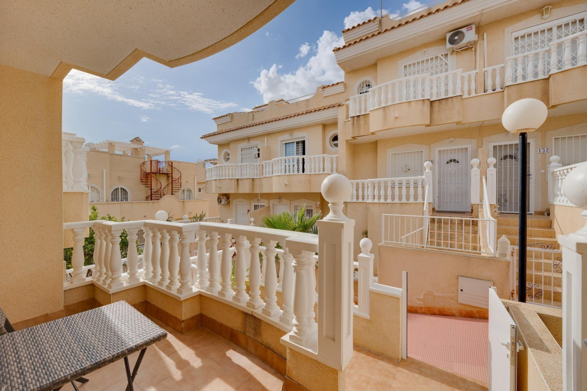 Herverkoop - Herenhuis -
Orihuela Costa - Las Filipinas